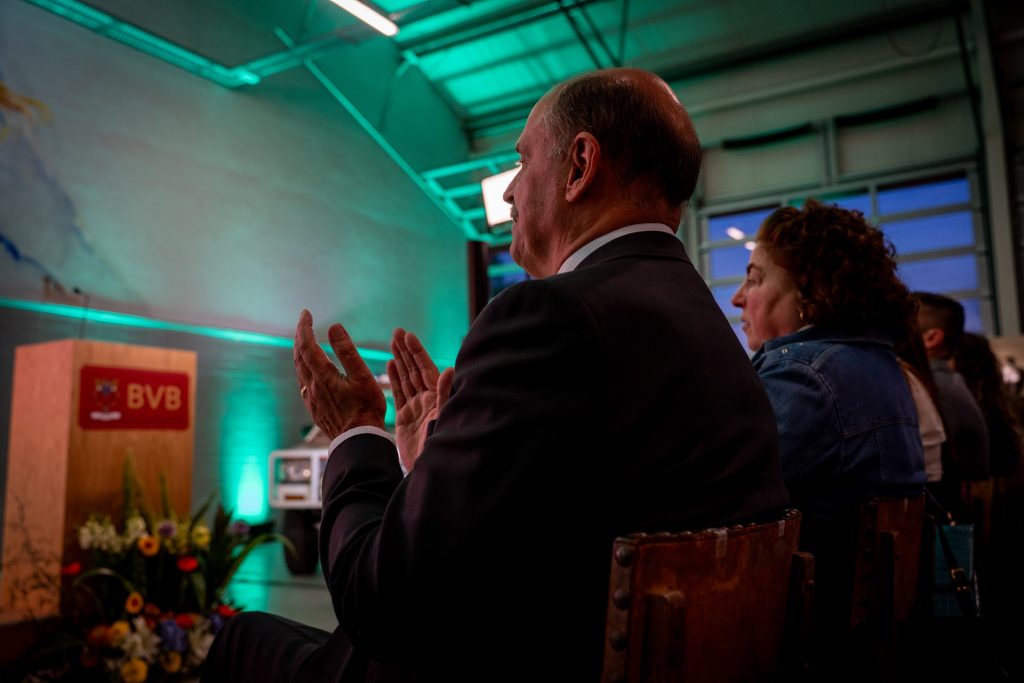 bvb juntos somos herois 210